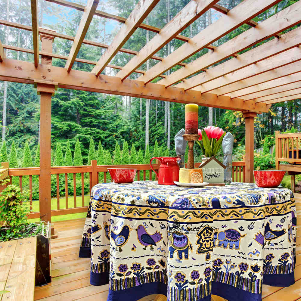 Safari Soiree Avian Floral Cotton Tablecloth Round, Violet Gold