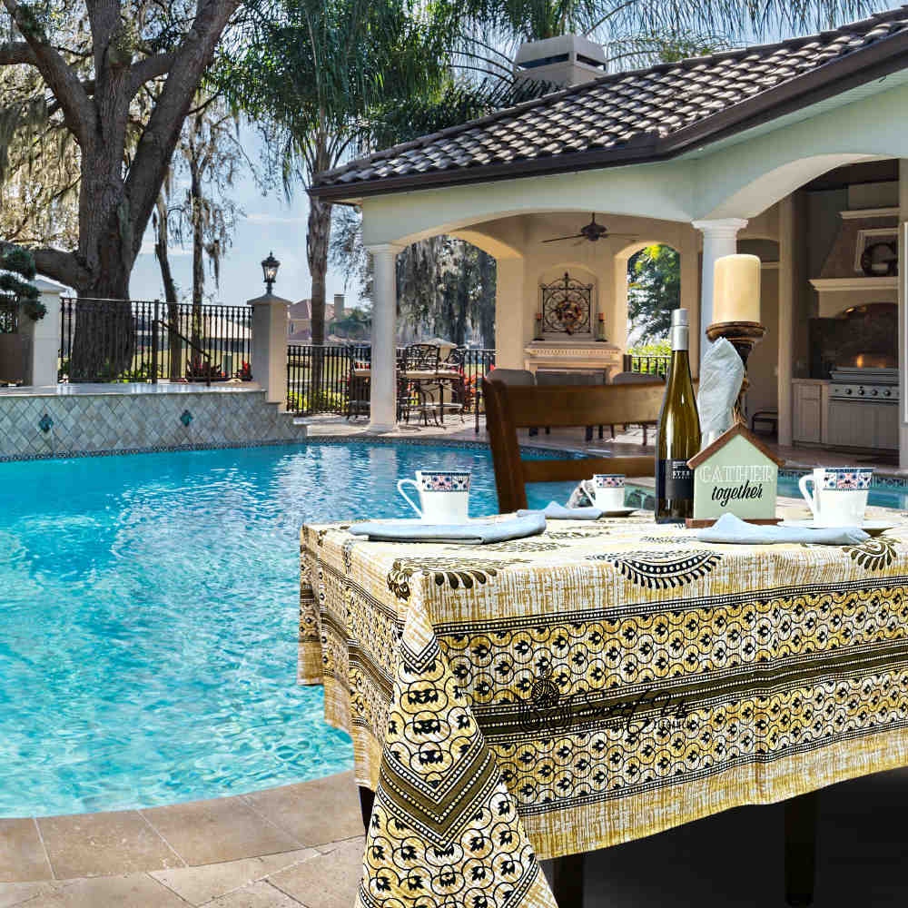 Crown Paisley Cotton Floral Tablecloth Rectangle, Canyon Clay