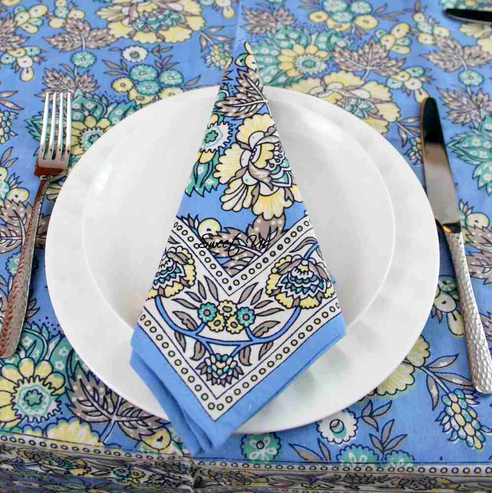 Floraison de Luxe Cotton French Country Floral Table Napkin, Sunlit Serenity