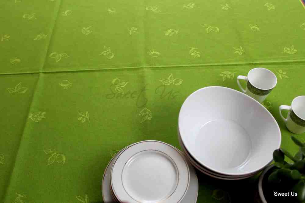Wipeable Spill Resistant French Floral Cotton Jacquard Tablecloth Rectangle Green
