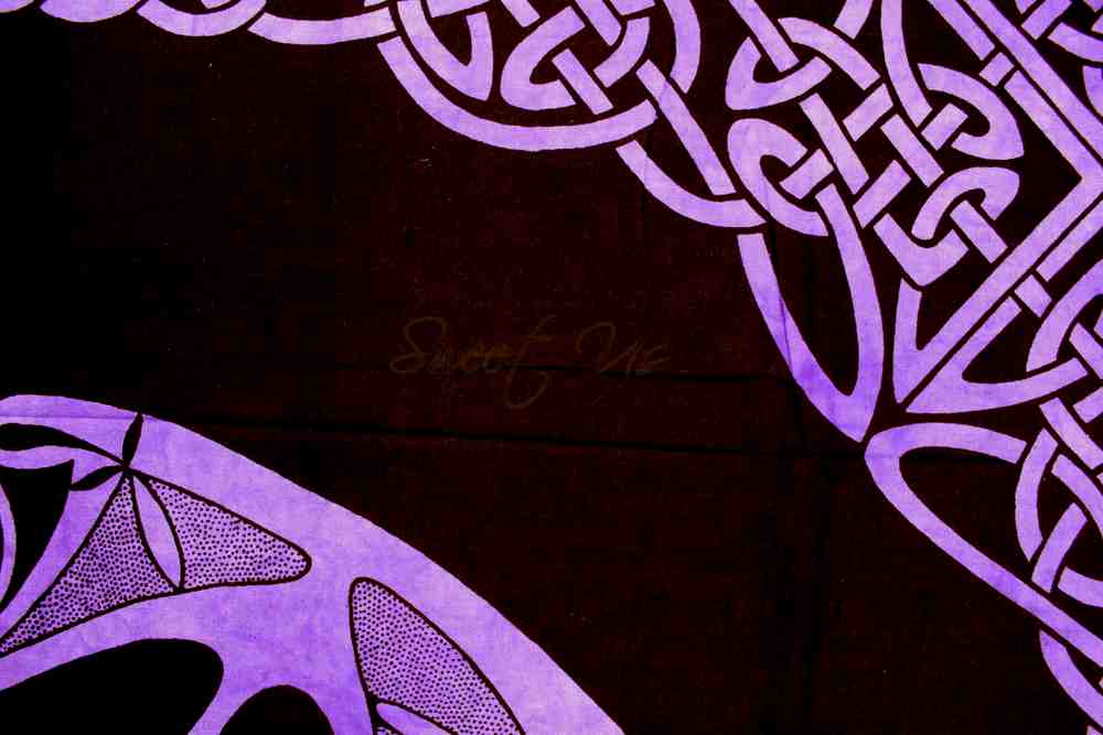 Heavy Cotton Celtic Wheel Tablecloth with Fringes Purple Black