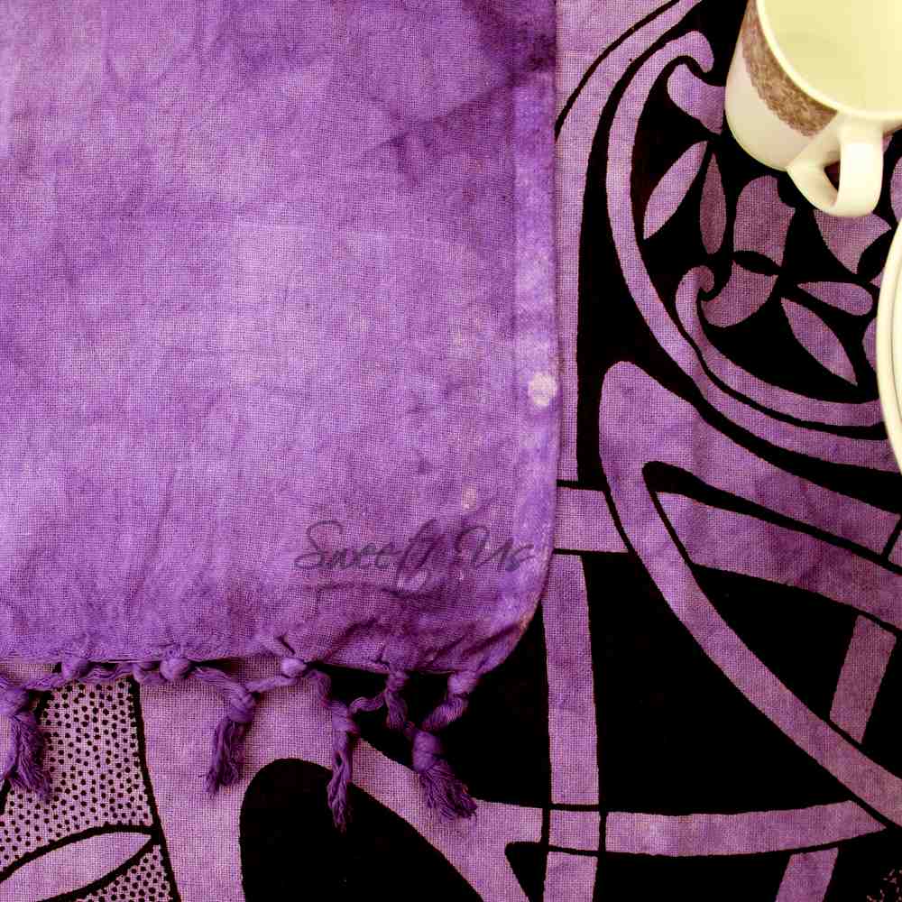 Heavy Cotton Celtic Wheel Tablecloth with Fringes Purple Black