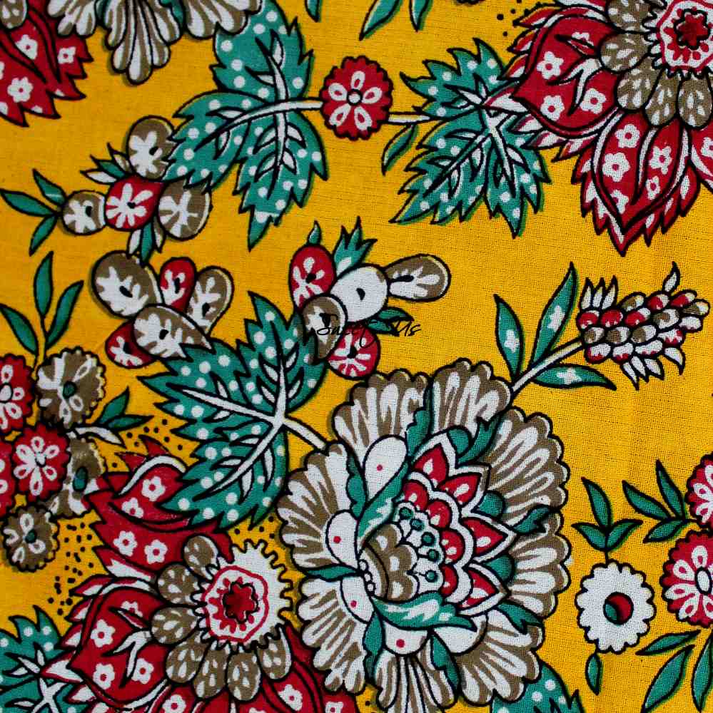 Floraison de Luxe Cotton French Country Floral Tablecloth, Golden Garden