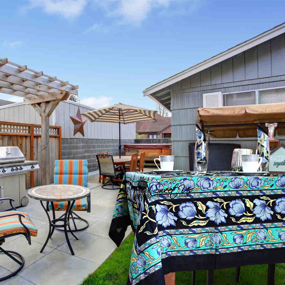 The Affluent Floral French Country Tablecloth Rectangle, Square, Power Black