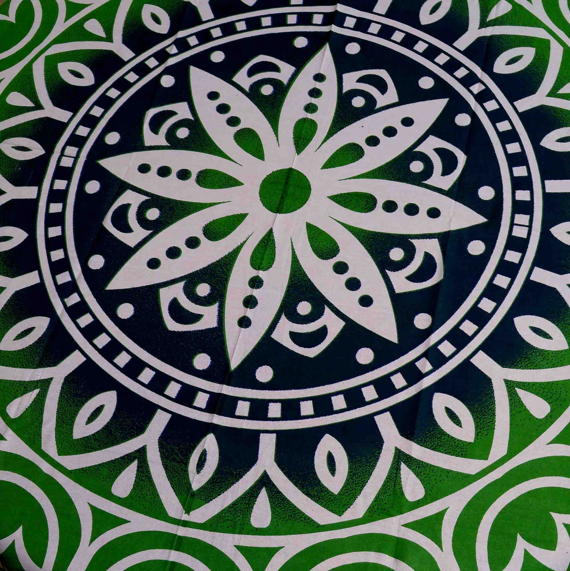 Handmade 100% Cotton Floral Heart Design 81" Inch Round Tablecloth Beach Sheet Beach Throw Blue Green - Sweet Us