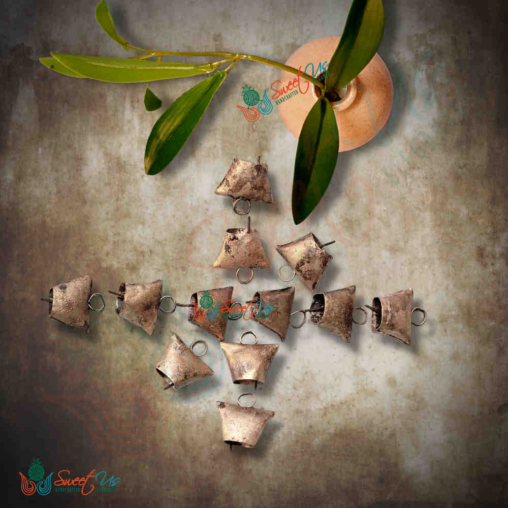 Rustic Vintage Chic Trapezoid Bells Meditation Craftwork Christmas Décor